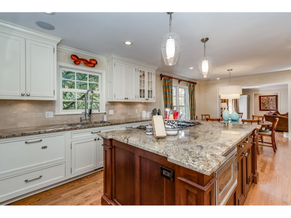 230 Galway Road Bristol, TN 37620 - Photo 11 of 36 Custom Kitchen