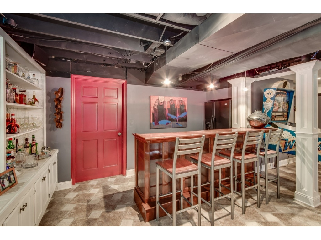 230 Galway Road Bristol, TN 37620 - Photo 28 of 36 basement wet bar