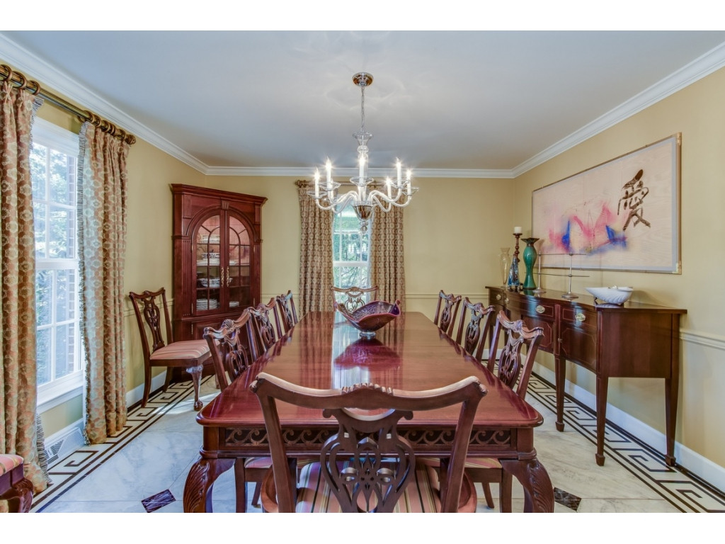 230 Galway Road Bristol, TN 37620 - Photo 10 of 36 Large Dining Room