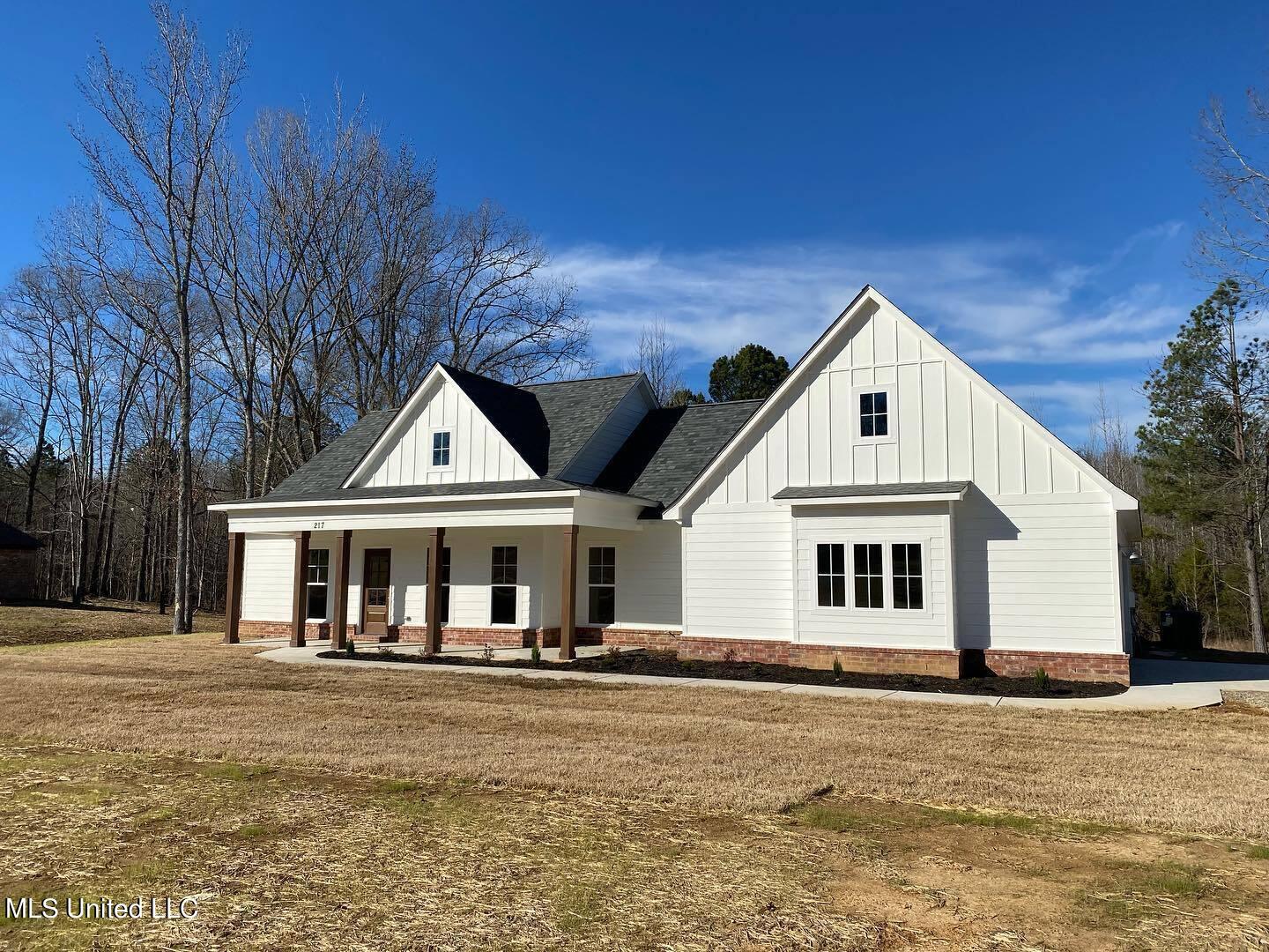 217 Hayward Road Byhalia, MS 38611 - Photo 1 of 2 217 Hayward Rd