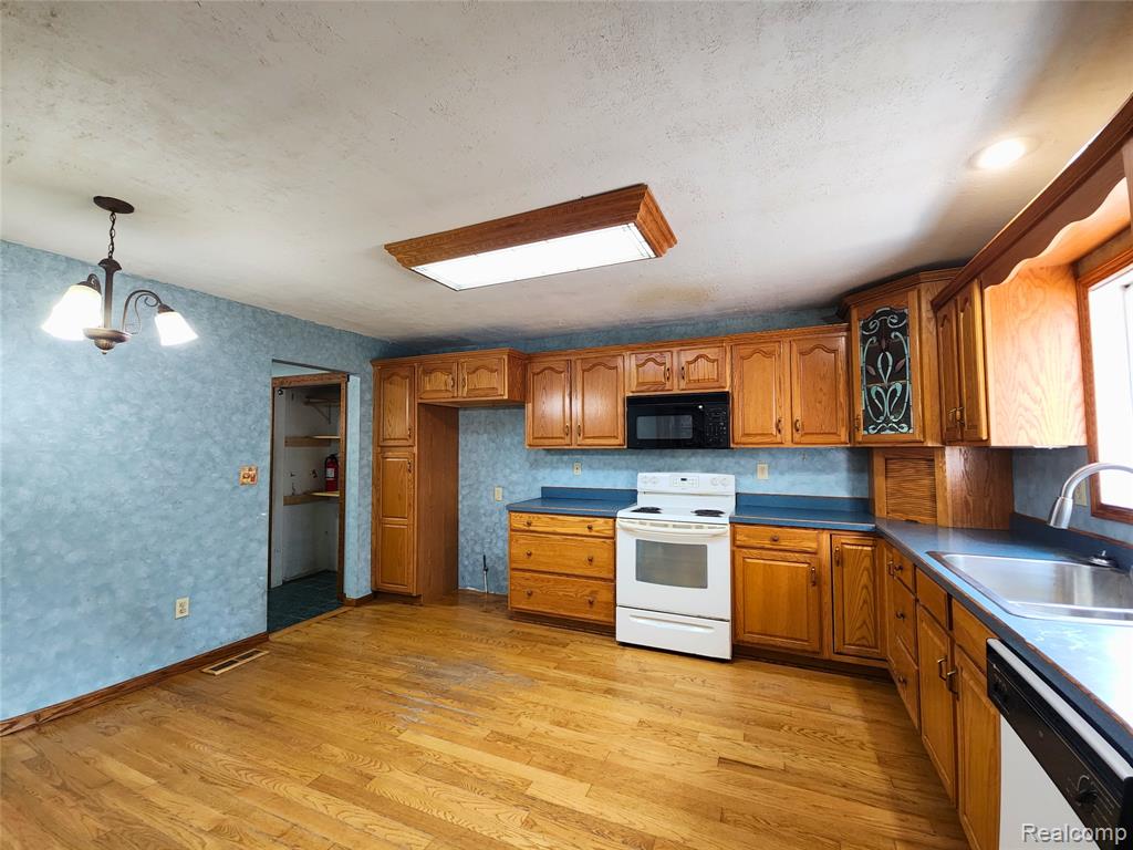 5665 White Creek Road Marlette, MI 48453 - Photo 18 of 42 Gallery Image 18