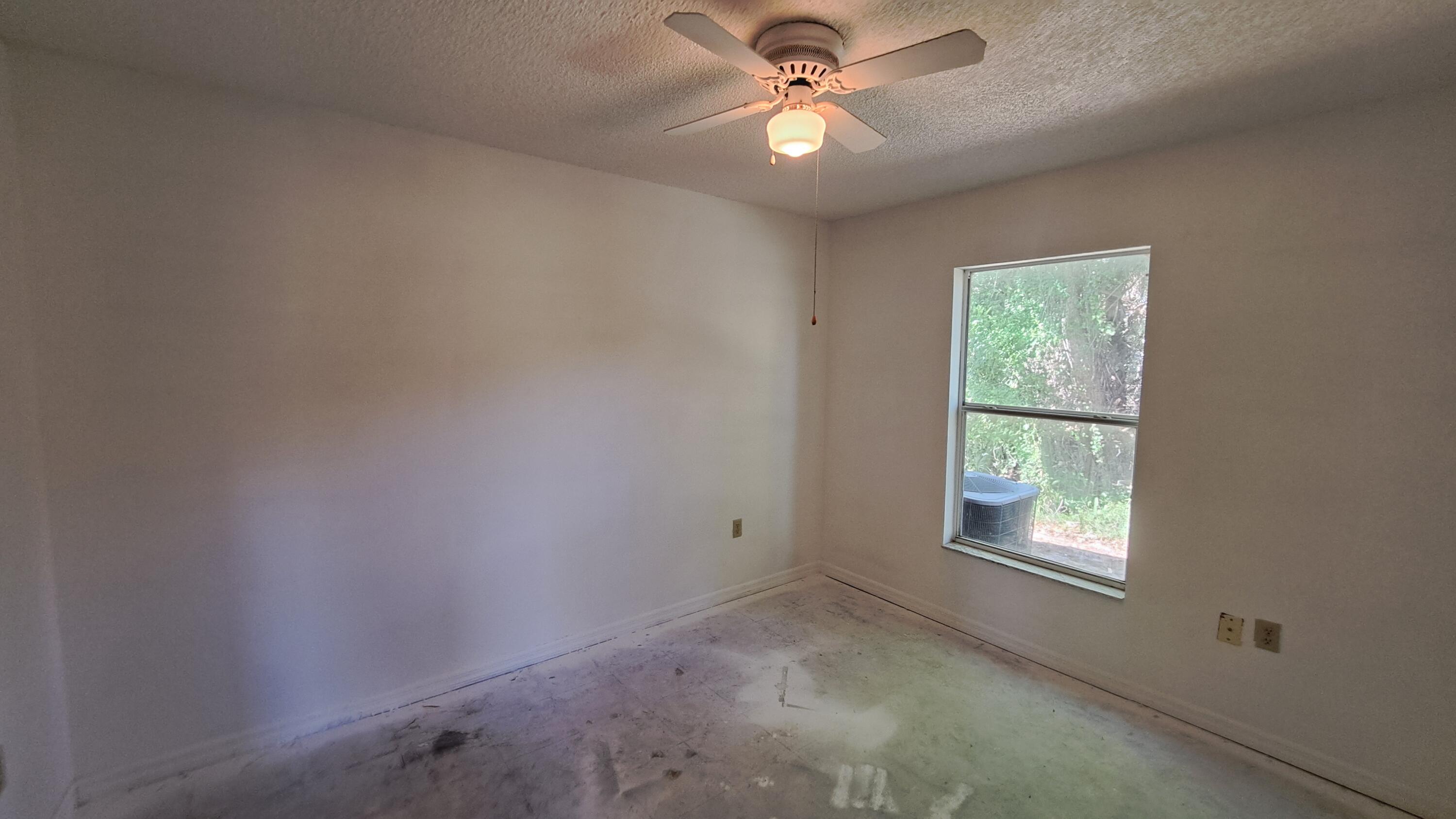 687 Raleigh Road Southeast Palm Bay, FL 32909 - Photo 20 of 26 Guest Room 3b
