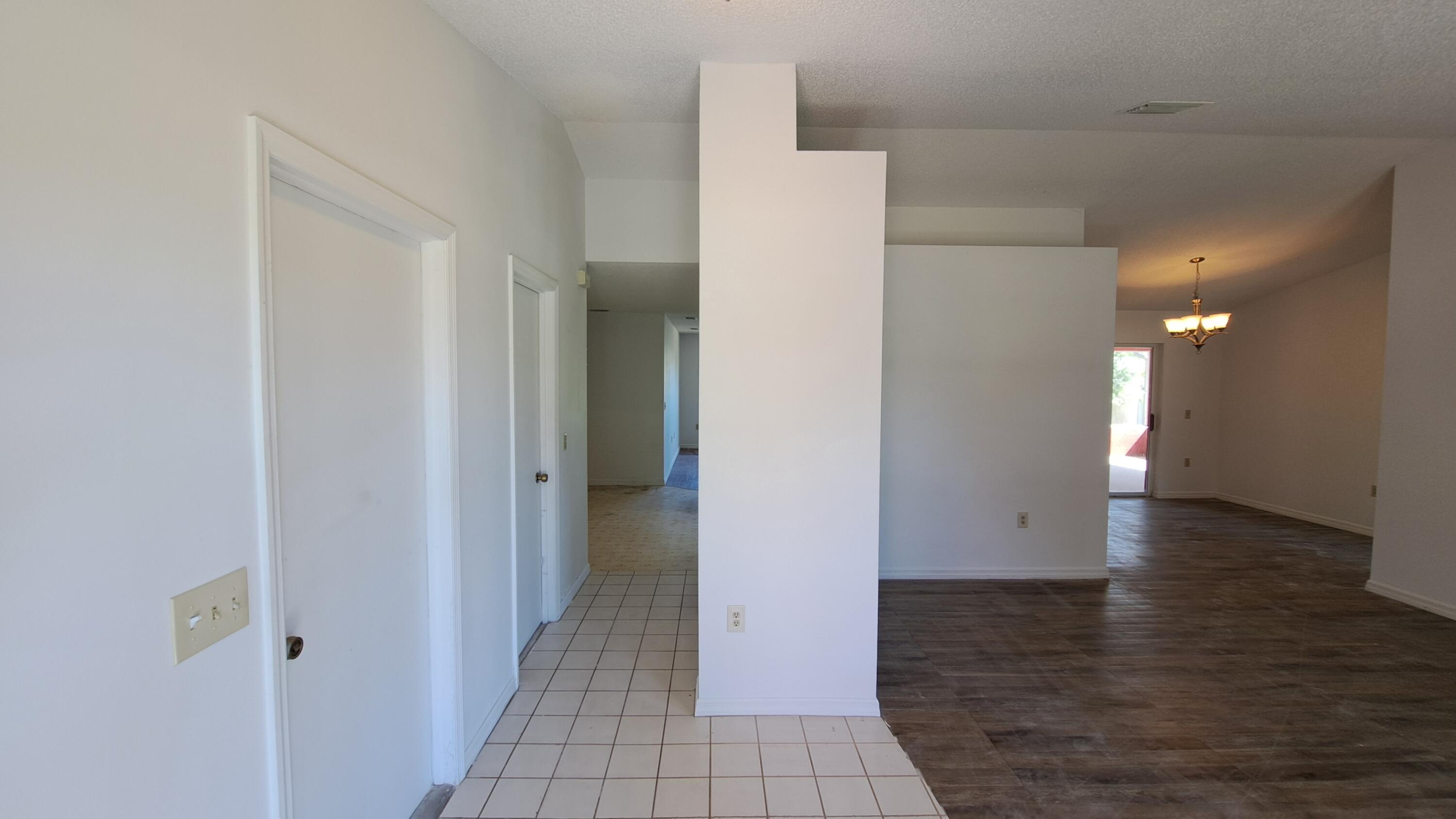687 Raleigh Road Southeast Palm Bay, FL 32909 - Photo 5 of 26 Entry