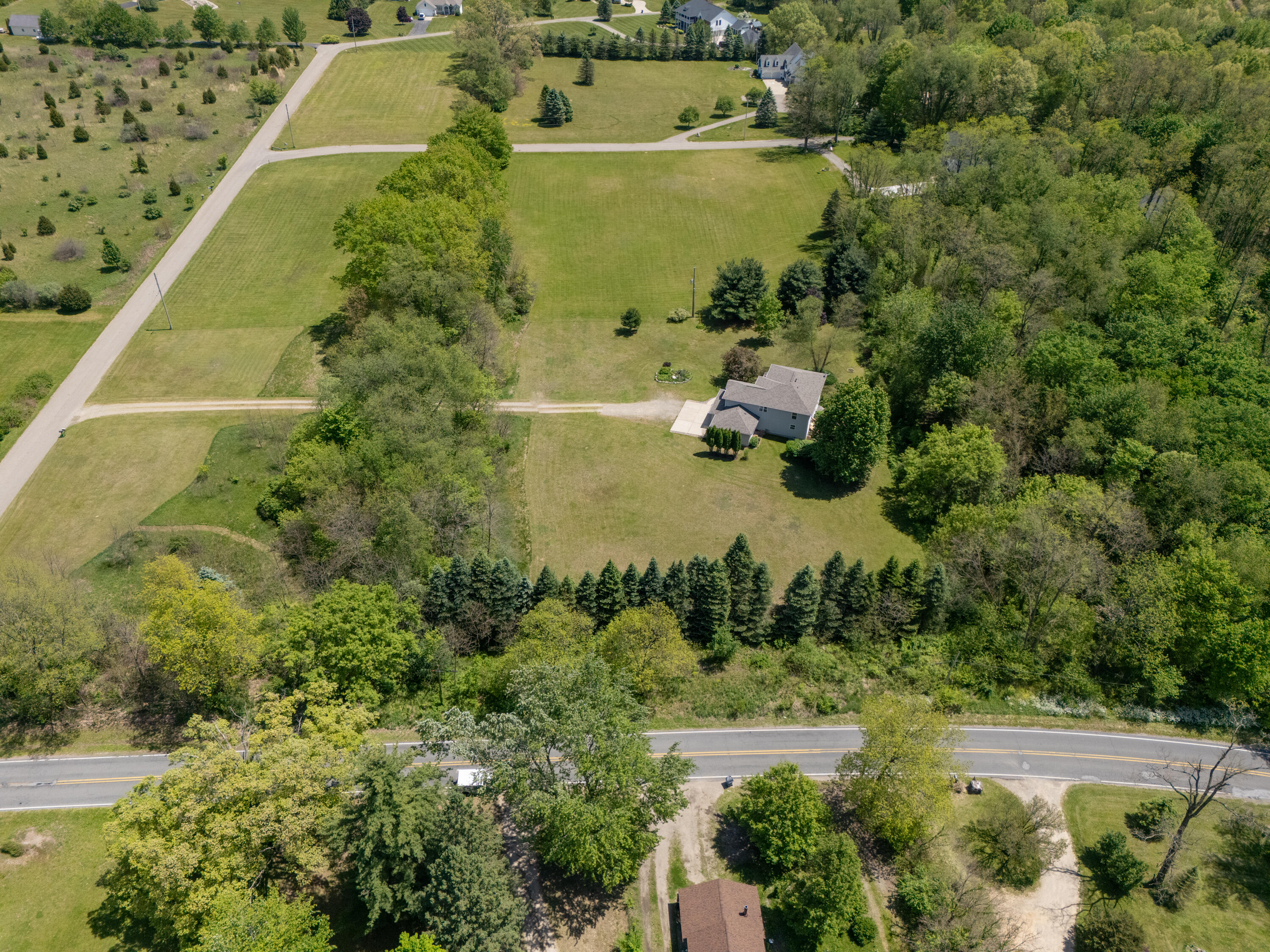 1042 Hunter Ridge Battle Creek, MI 49017 - Photo 39 of 47 1042 Hunters Ridge-506