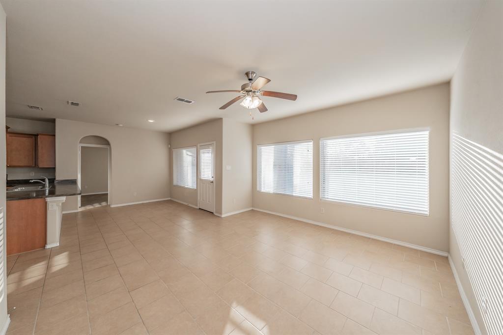 643 Alexander Street Grand Prairie, TX 75051 - Photo 14 of 40