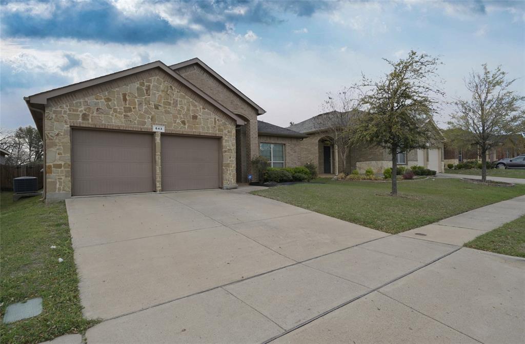 643 Alexander Street Grand Prairie, TX 75051 - Photo 2 of 40 Side view