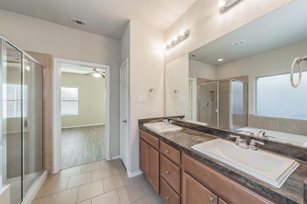 643 Alexander Street Grand Prairie, TX 75051 - Photo 22 of 40