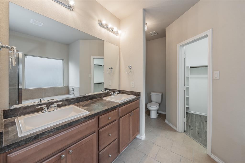 643 Alexander Street Grand Prairie, TX 75051 - Photo 23 of 40