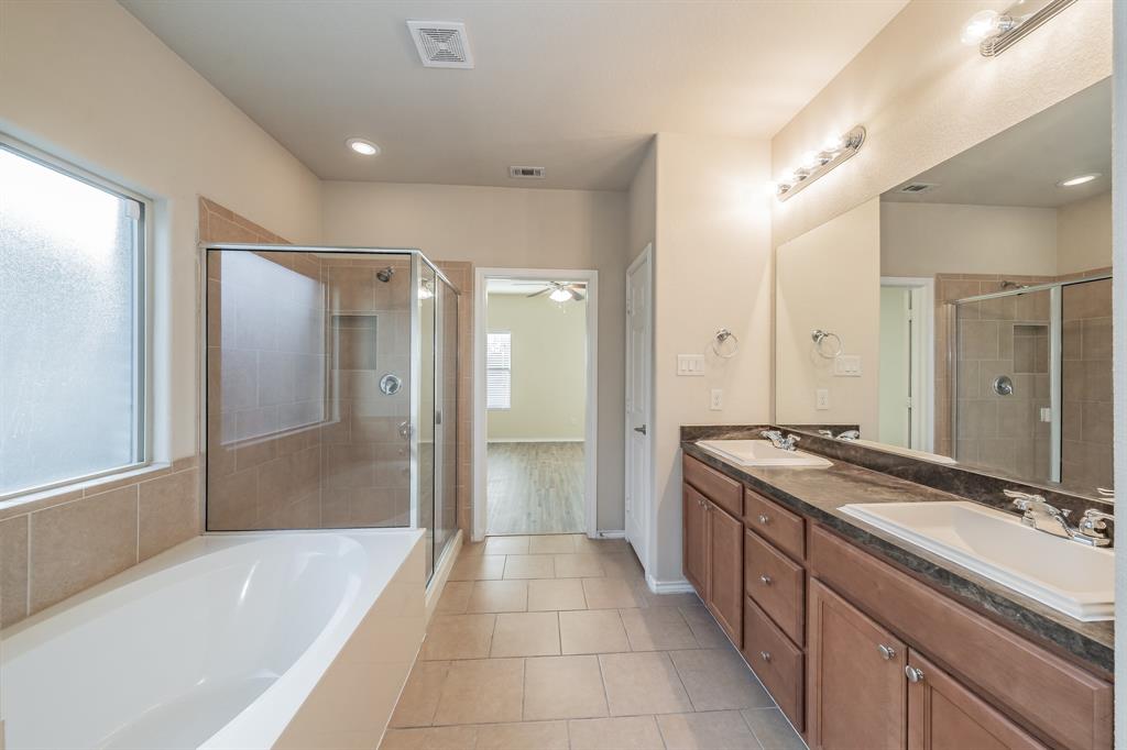 643 Alexander Street Grand Prairie, TX 75051 - Photo 25 of 40