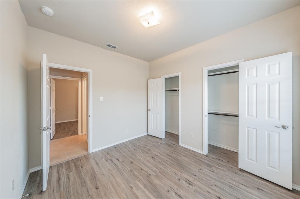 643 Alexander Street Grand Prairie, TX 75051 - Photo 27 of 40