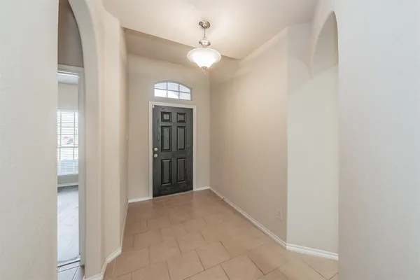 $2,095 | 643 Alexander Street, Grand Prairie, TX 75051