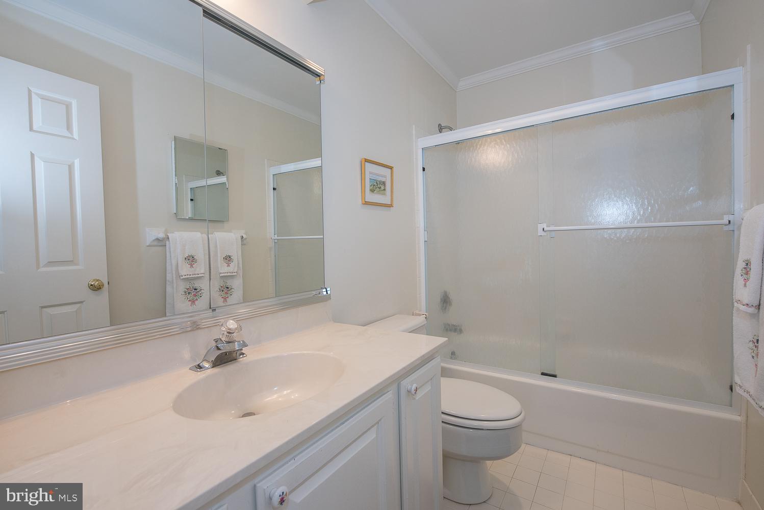 427 Waynesbrooke Road Berwyn, PA 19312 - Photo 28 of 30 Hall Bathroom
