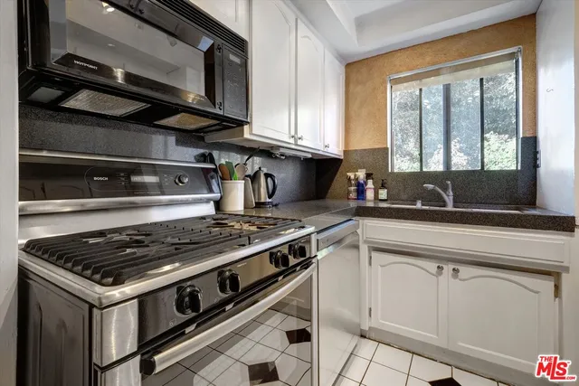 $499,000 | 1355 North Sierra Bonita Avenue, Unit 411, West Hollywood, CA 90046