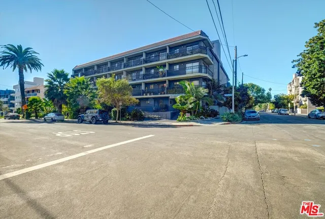 $499,000 | 1355 North Sierra Bonita Avenue, Unit 411, West Hollywood, CA 90046