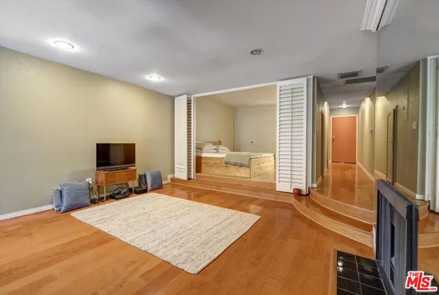 $499,000 | 1355 North Sierra Bonita Avenue, Unit 411, West Hollywood, CA 90046