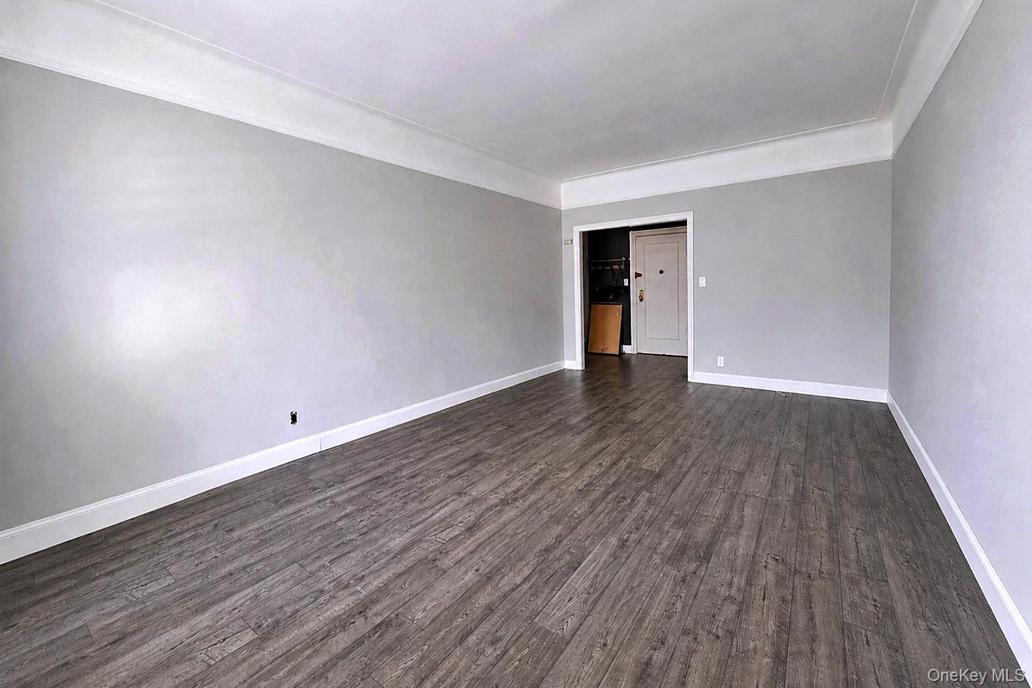 4 Maple Drive, Unit 1D Great Neck, NY 11021 - Photo 18 of 24