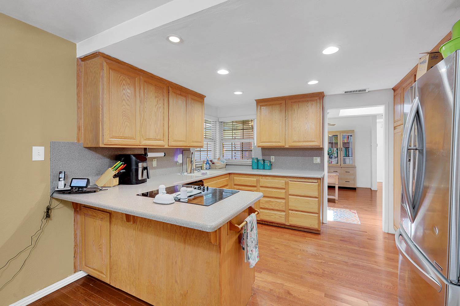 1213 Gary Way Carmichael, CA 95608 - Photo 9 of 51