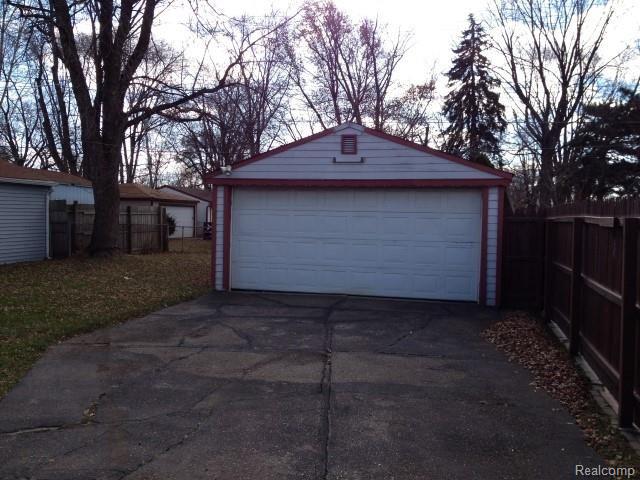 13890 Stephens Road Warren, MI 48089 - Photo 3 of 13 IMG_3679.jpg