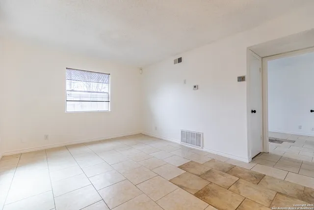 $700 | 1903 Anchor Drive, Unit 1, San Antonio, TX 78213