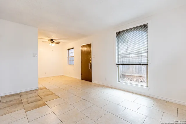 $700 | 1903 Anchor Drive, Unit 1, San Antonio, TX 78213
