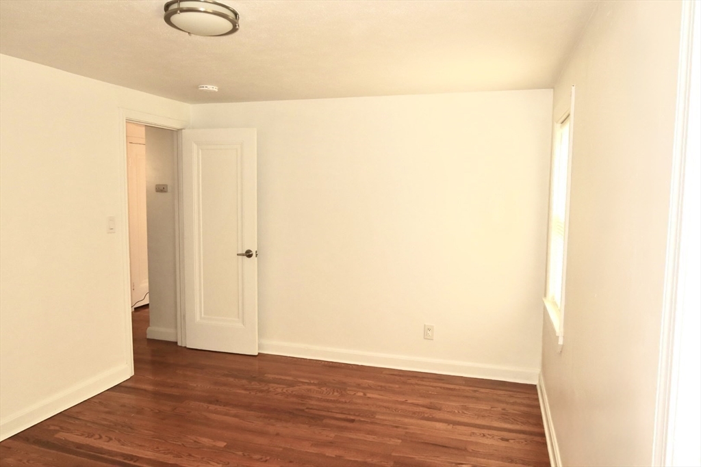61 Russell Street Springfield, MA 01104 - Photo 17 of 19 Gallery Image 17