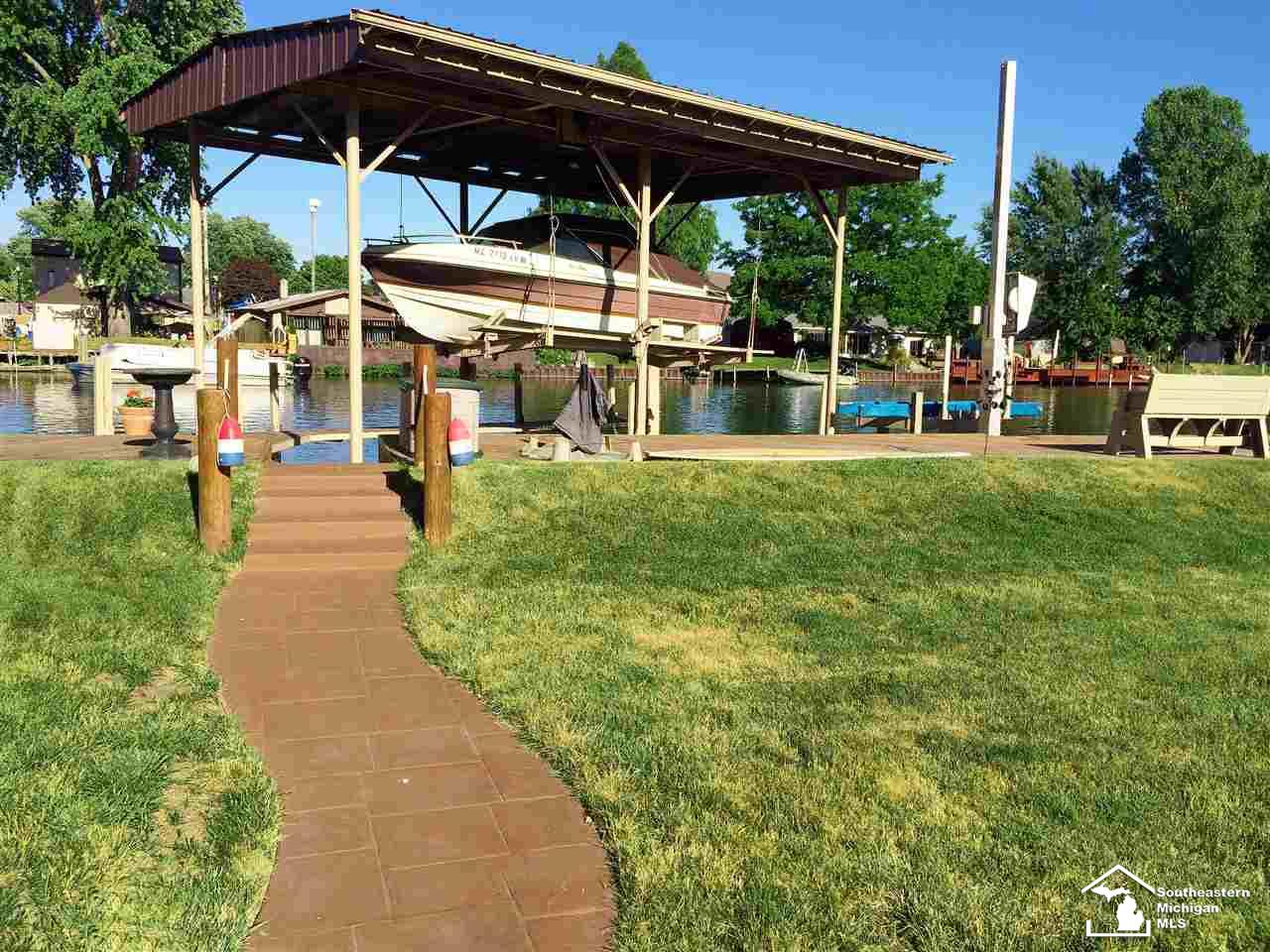 29355 South Gibraltar Road Gibraltar, MI 48173 - Photo 16 of 19