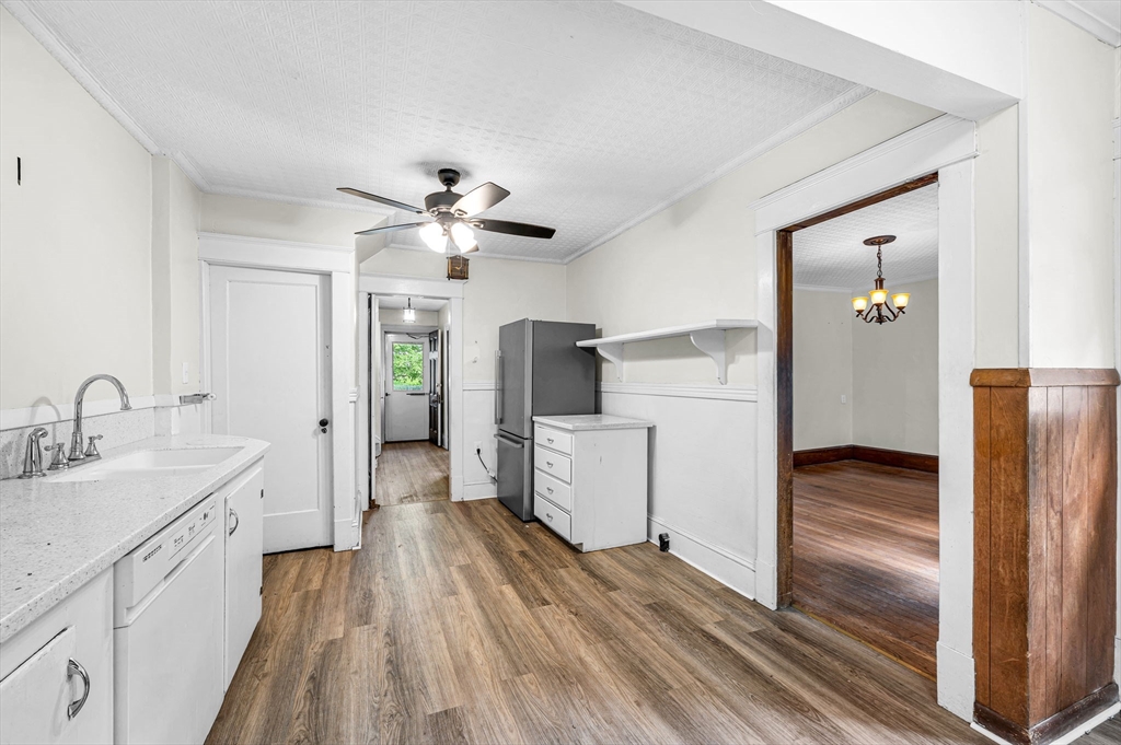 32 Marsden Street Springfield, MA 01109 - Photo 10 of 41 Gallery Image 10