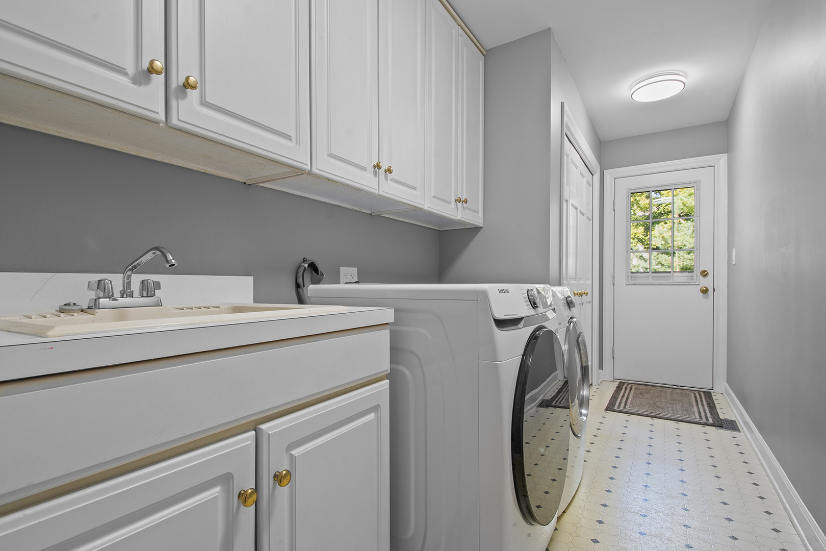 100 Boardman Court Lake Bluff, IL 60044 - Photo 18 of 33 a utility room with dryer and washer