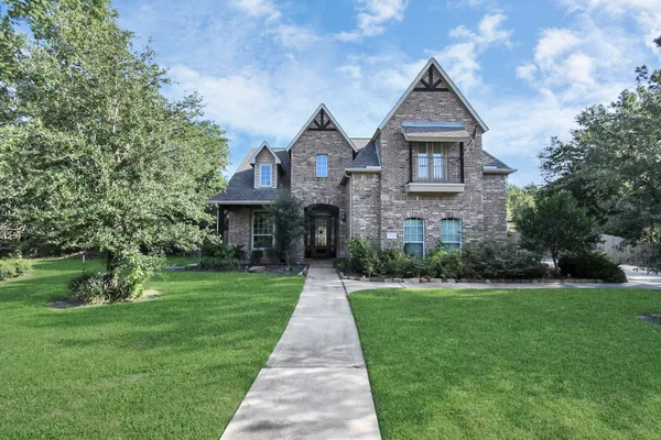 $950,000 | 1005 Prescott Drive, Conroe, TX 77301