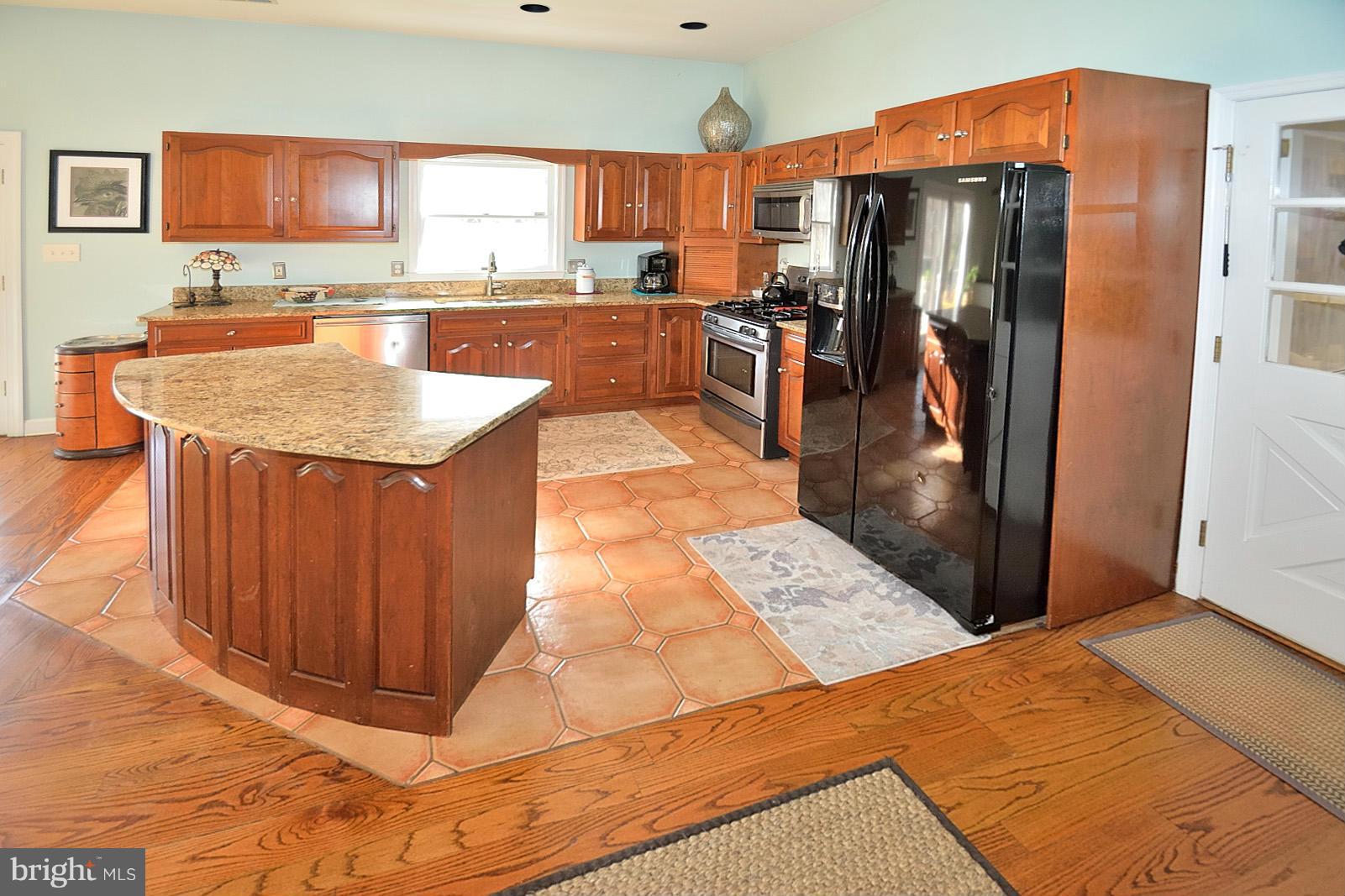 2800 Bryan Point Road Accokeek, MD 20607 - Photo 6 of 30 Large Eat-in Kitchen with Portable Island