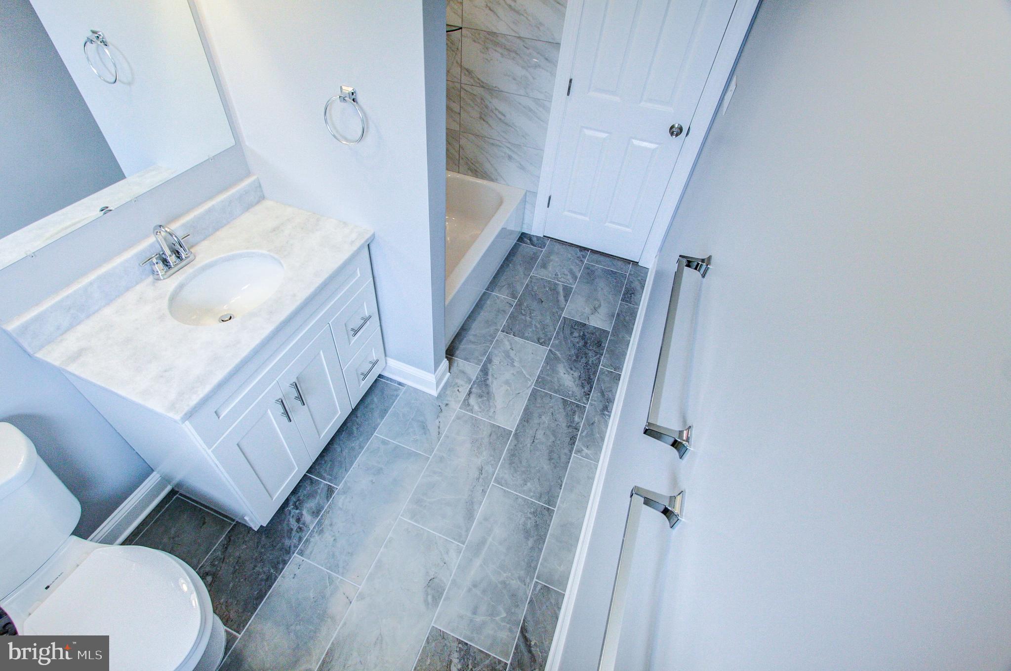 1517 River Road Croydon, PA 19021 - Photo 27 of 37 2nd Floor Bath
