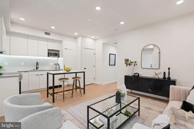 $299,000 | 733 8th Street Southeast, Unit 1, Washington, DC 20003