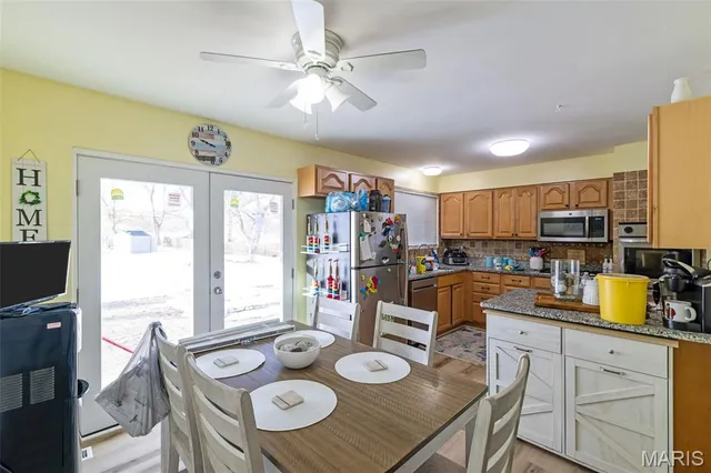 $280,000 | 2393 Wesford Drive, Maryland Heights, MO 63043