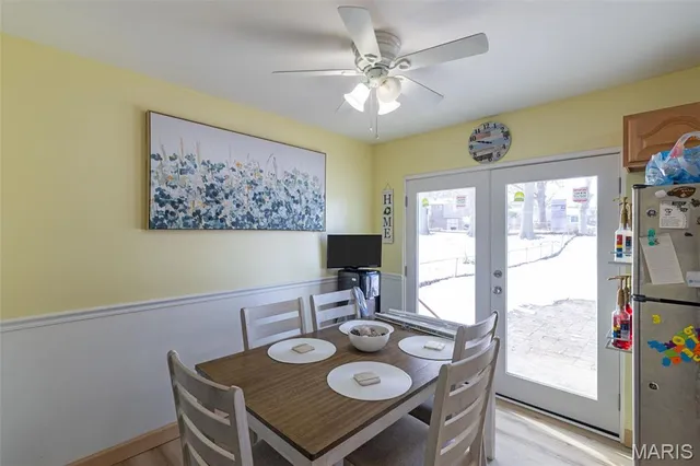 $280,000 | 2393 Wesford Drive, Maryland Heights, MO 63043