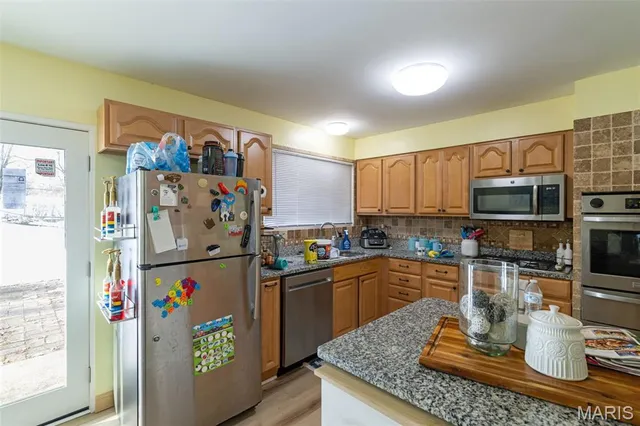 $280,000 | 2393 Wesford Drive, Maryland Heights, MO 63043