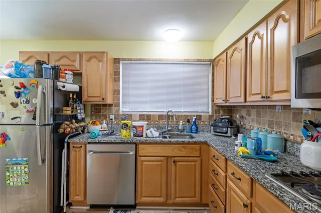 $280,000 | 2393 Wesford Drive, Maryland Heights, MO 63043