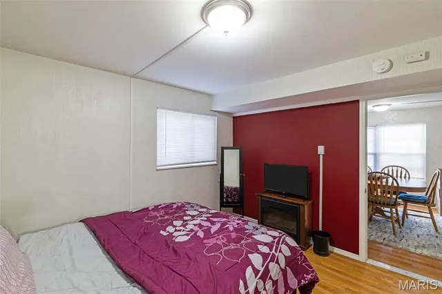 $280,000 | 2393 Wesford Drive, Maryland Heights, MO 63043