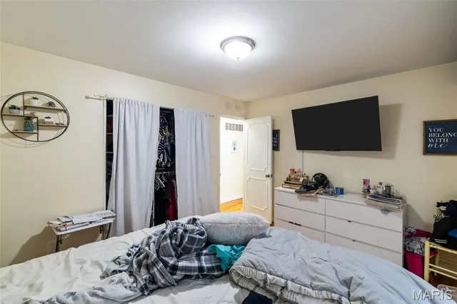 $280,000 | 2393 Wesford Drive, Maryland Heights, MO 63043