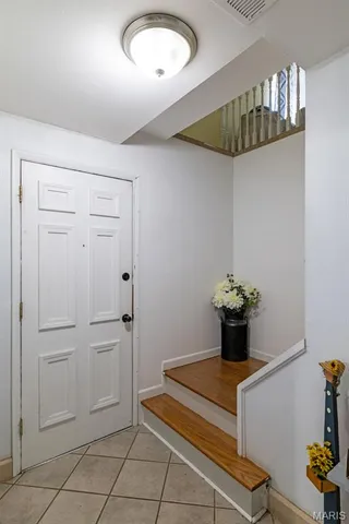 $280,000 | 2393 Wesford Drive, Maryland Heights, MO 63043