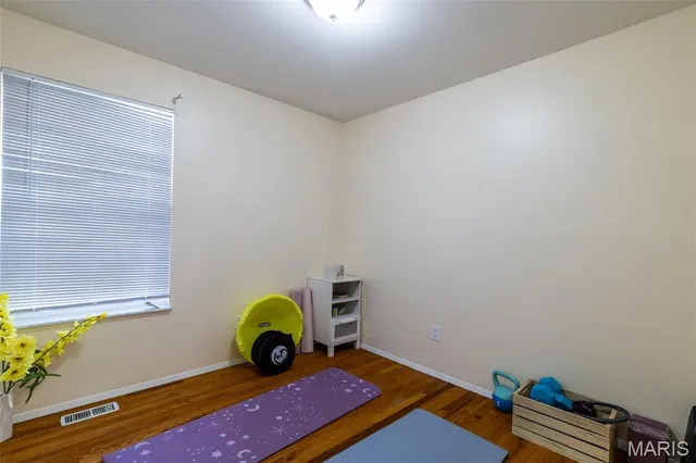 $280,000 | 2393 Wesford Drive, Maryland Heights, MO 63043