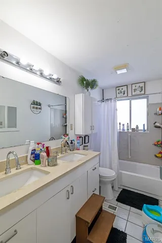 $280,000 | 2393 Wesford Drive, Maryland Heights, MO 63043