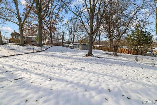 $280,000 | 2393 Wesford Drive, Maryland Heights, MO 63043