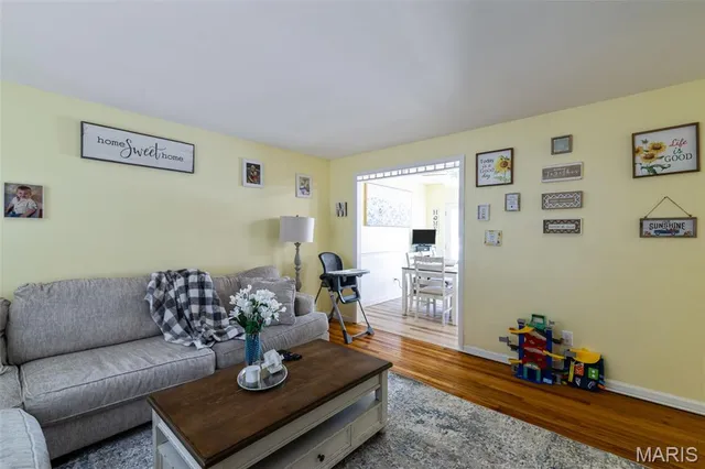 $280,000 | 2393 Wesford Drive, Maryland Heights, MO 63043