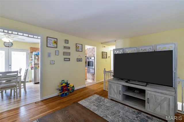 $280,000 | 2393 Wesford Drive, Maryland Heights, MO 63043