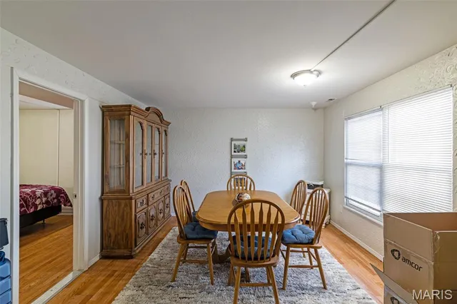 $280,000 | 2393 Wesford Drive, Maryland Heights, MO 63043