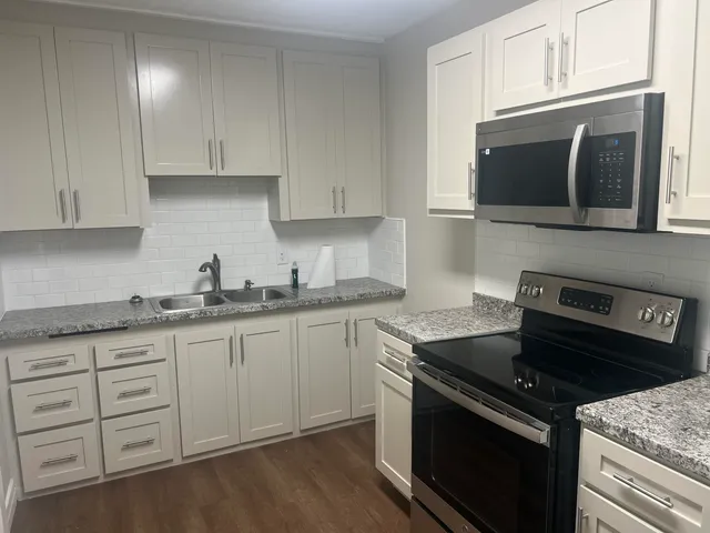 $1,000 | 2202 28th Street, Unit B, Lubbock, TX 79411