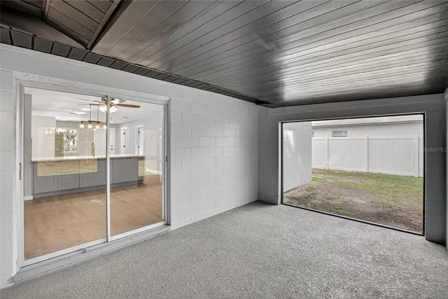 $369,000 | 423 Forest Oak Drive, Seffner, FL 33584