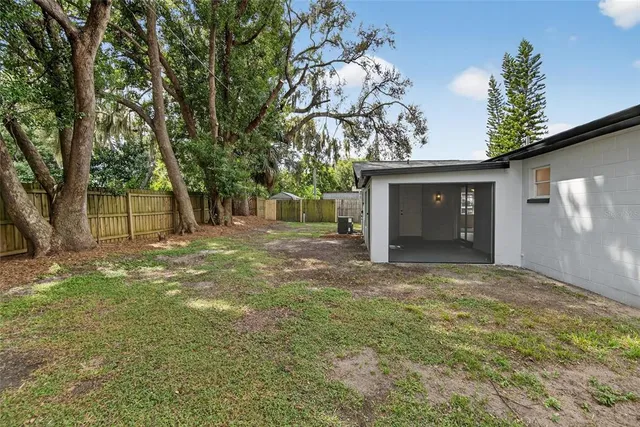 $369,000 | 423 Forest Oak Drive, Seffner, FL 33584