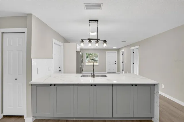 $369,000 | 423 Forest Oak Drive, Seffner, FL 33584