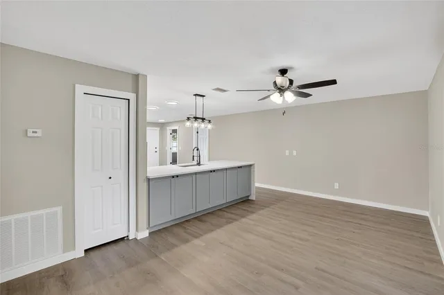 $369,000 | 423 Forest Oak Drive, Seffner, FL 33584